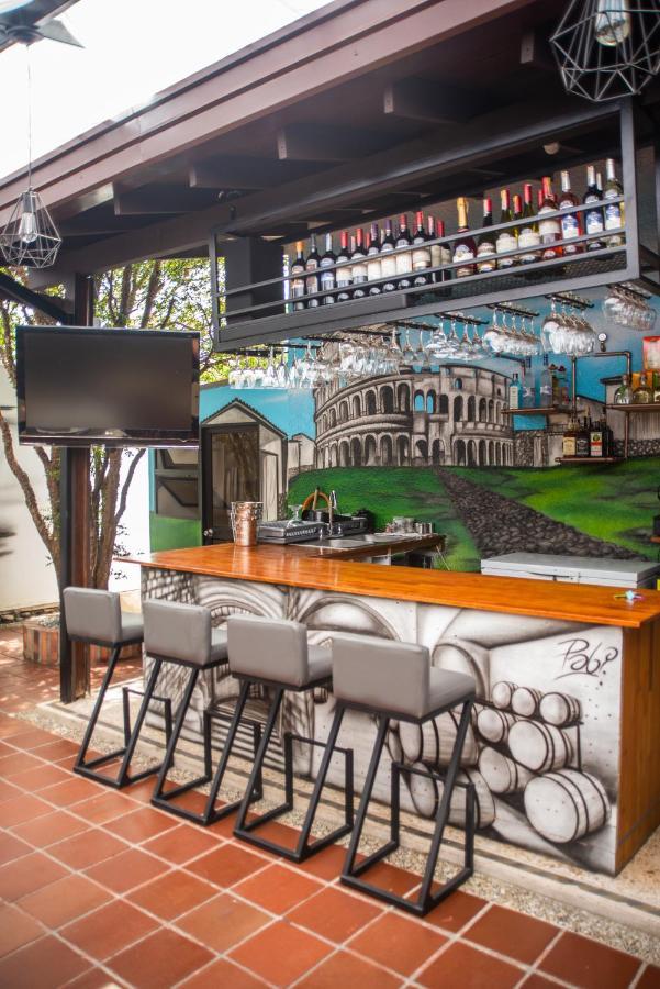 Ivy Hostel Medellín Zewnętrze zdjęcie