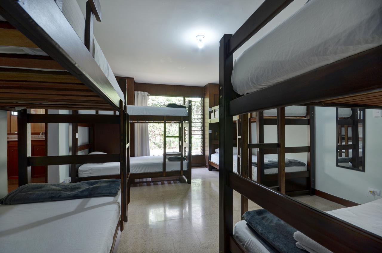 Ivy Hostel Medellín Zewnętrze zdjęcie