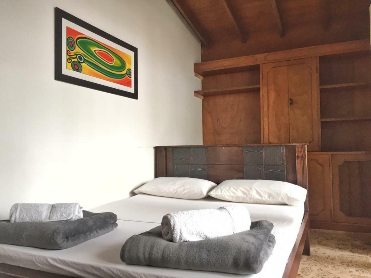 Ivy Hostel Medellín Zewnętrze zdjęcie